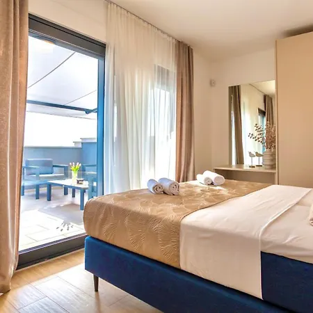 Hermiona Luxury, Heated Private Pool, Elevator, Jacuzzi Villa Podstrana