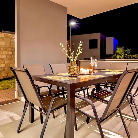 Hermiona Luxury, Heated Private Pool, Elevator, Jacuzzi