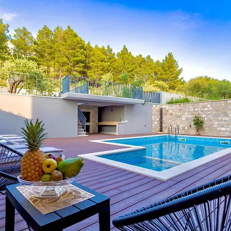 Hermiona Luxury, Heated Private Pool, Elevator, Jacuzzi Villa