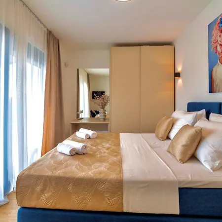 Hermiona Luxury, Heated Private Pool, Elevator, Jacuzzi Villa *