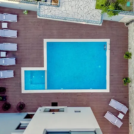 Hermiona Luxury, Heated Private Pool, Elevator, Jacuzzi