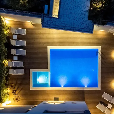 Hermiona Luxury, Heated Private Pool, Elevator, Jacuzzi Villa *