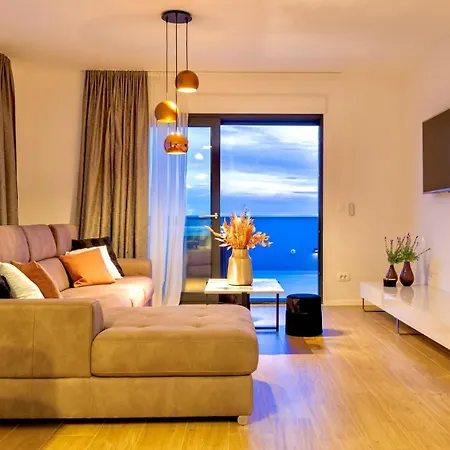 Hermiona Luxury, Heated Private Pool, Elevator, Jacuzzi וילה *