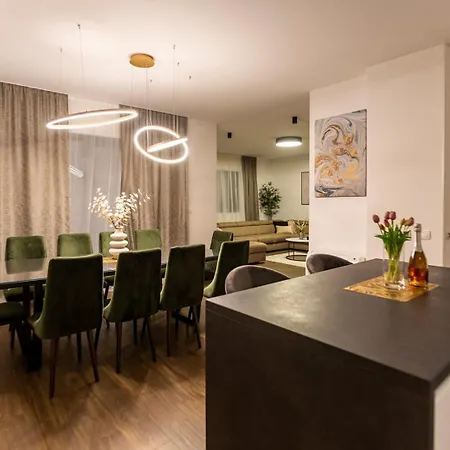 Hermiona Luxury, Heated Private Pool, Elevator, Jacuzzi וילה פודסטראנה