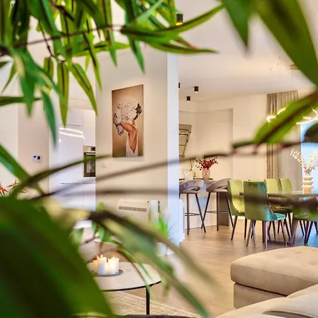Hermiona Luxury, Heated Private Pool, Elevator, Jacuzzi