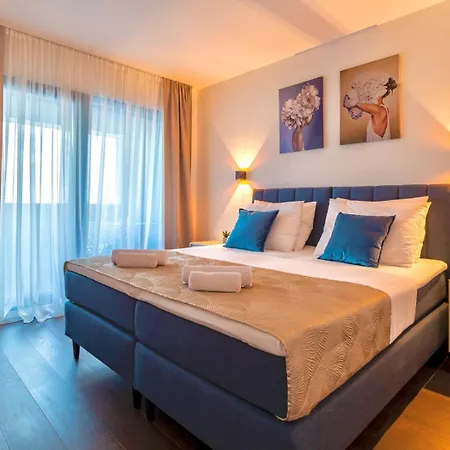 فيلة Hermiona Luxury, Heated Private Pool, Elevator, Jacuzzi