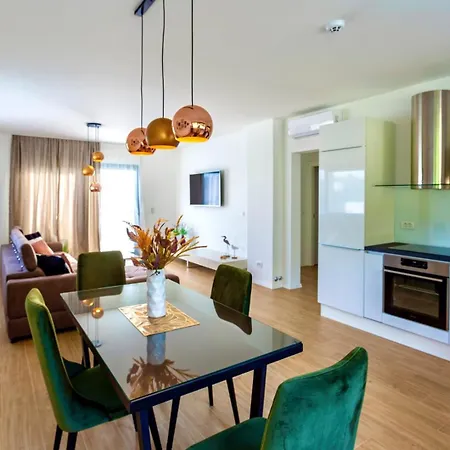 Hermiona Luxury, Heated Private Pool, Elevator, Jacuzzi *